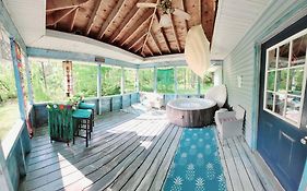 Experience The Serenity Of Pineapple Acre Pocono